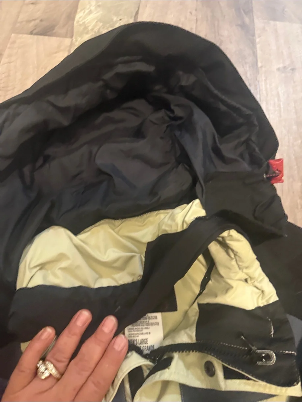 The North Face Men’s Black, Cream & Gray Ski Jacket